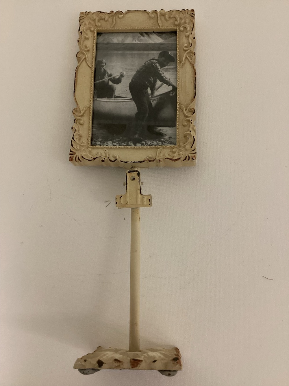 NWT Vintage/Antiqued Style Picture Frame Stand 3.5X5 Shabby ChicPedestal Cream